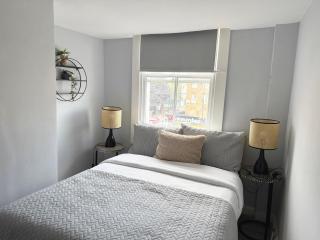 Cosy Central Flat E4 - 1