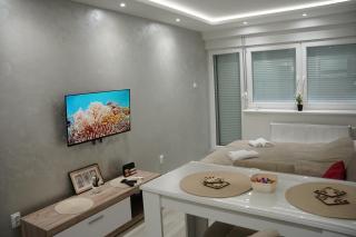 Sweet home - 8