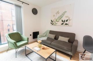 Chic 2BR Apt, JQ Charm & City Access,WiFi - 8