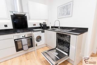 Chic 2BR Apt, JQ Charm & City Access,WiFi - 3