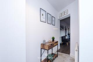 Monthly Stays - Stylish 2BED - Etihad & AO Arena Access - Parking - 9