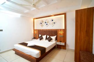 Skyluxe Airport Hotel - 6