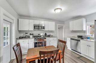 Pitcher's Paradise Apt 3 All Star Baseball Rentals - 9