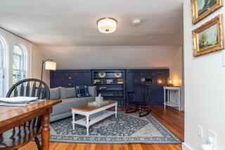 Quintessential New England loft next to Brown - 9