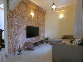 Vithum Villa - Kandy Home with Balcony View and Parking - 6