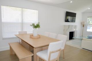 Modern Oasis 4 bedroom 2 bathroom- Sleeps 12 - 1