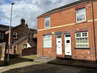 The Weaver by Nesting Hub - Newcastle under Lyme - 2