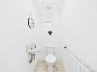 NEW No7 Saxon Way by Signature Stays - Upton Warren - 5