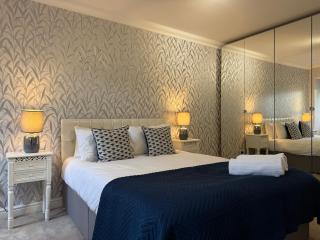 Elizabeth Court Stylish Two-Bedroom Apartments in Windsor - 7