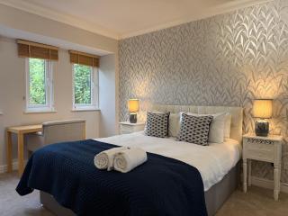 Elizabeth Court Stylish Two-Bedroom Apartments in Windsor - 1