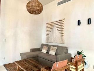 Charming 2BR Ground Floor with Private Pool - 4