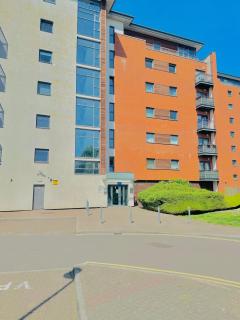 Room in Cardiff Bay Apartment - 9