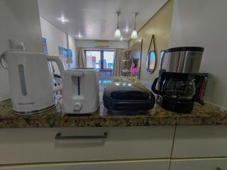 Quarto e Sala completo com Cozinha, Ar condicionado, Wifi e Camareira - 2