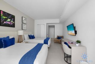 Hollywood Oceanfront Apt - 6