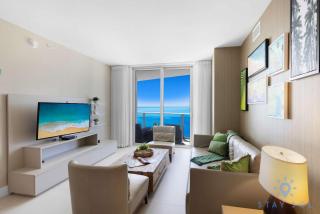 Hollywood Oceanfront Apt - 4
