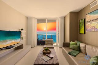 Hollywood Oceanfront Apt - 9