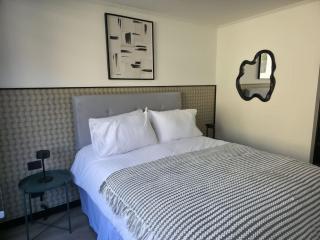 Parkside Oasis Luxe 2BR Retreat w Pool BBQ & Gym Access - 7