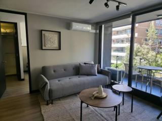 Parkside Oasis Luxe 2BR Retreat w Pool BBQ & Gym Access - 2