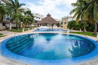Moderno Townhouse Familiar con Alberca y Gym - 3