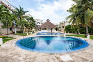 Moderno Townhouse Familiar con Alberca y Gym - 4