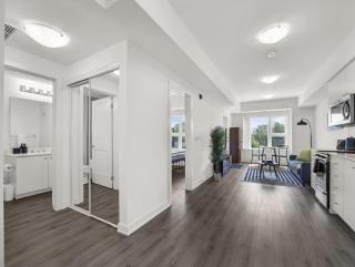 Stylish 1BR Condo in Prime Location with Parking and Wi Fi - 2