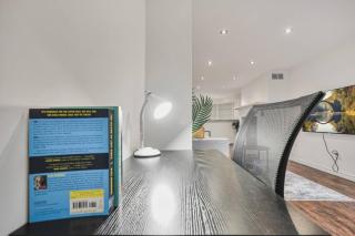 Chic and Bright 1BR Apt with Free Wifi and Parking - 8