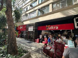 Silent Retreat Steps from the Beach - 0