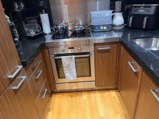 Skyline Luxury in Canary Wharf - 7