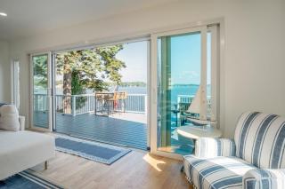 The Blue Sapphire 3BR 3BA Luxury Lakefront Home on Mineola Bay Stunning Views on Chain O Lakes - 2