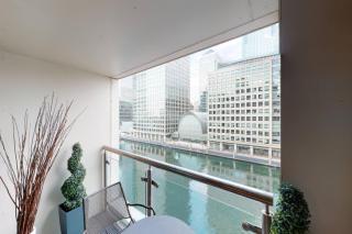 3 Bed 3 Bath Luxury Penthouse With River & City Skyline Views - 8