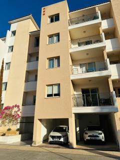 Elysia Park 2 BR Apartment with Resort-style pool - 2