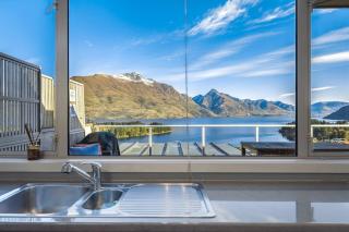 3BDRM w Lake views walk to town - 1