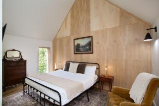 Scandinavian Getaway Cozy Vibe with Outdoor Lounge - 5