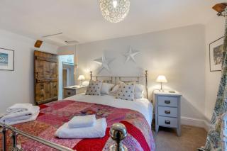 Poets Corner - Holt - 1