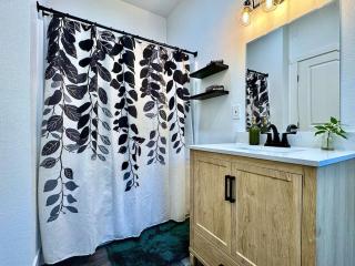 Pool Remodeled 4 Bedroom Carmichael Home - 6