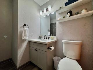 Central Midtown Apt-Secure Parking-Walk to Target - 4