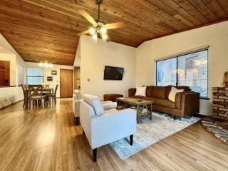 Forest View Family Home - 0