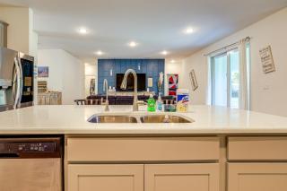 Spacious Home Near Dtwn PSL Travel Nurses Welcome - 1