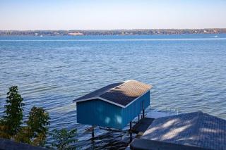 Lakeside Landing Dock Fire Pit and Boat Rental - 9