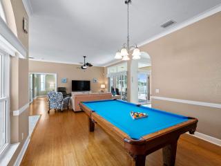 Family Lake front Getaway Heated Pool Dock - 2