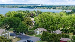 Rose Hill Cottage Lake Views & Mansion Grounds - 0