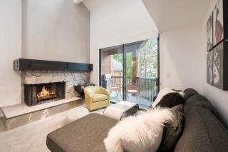 River Run # 15 by Tahoe Getaways - 2 BR w Private Balcony, River Views & Shuttle - 9