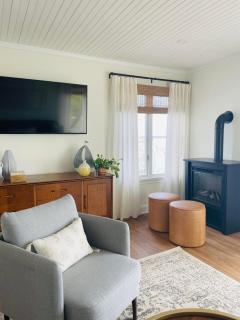 Waters Edge Lakefront with Kayaks Fire Pit and Dock - 2