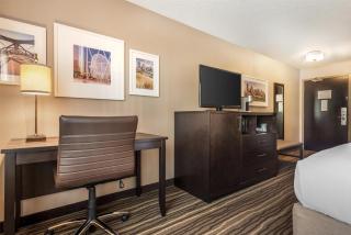 Best Western PLUS Calgary Centre Inn - 1