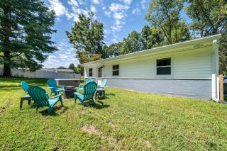 Relax and Explore - Knoxville Stay with Hot Tub and Grill - 6