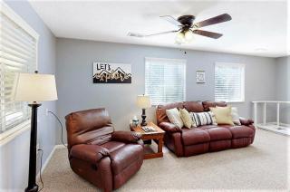 Bana's Place-2 beds- Sleeps 4-River View-Fire Pit-FREE Tickets! - 3