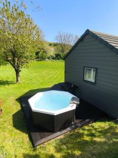 The Pumphouse with Hot Tub - 8