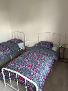 Beautiful 3 bedroom apartment with nice garden - 8