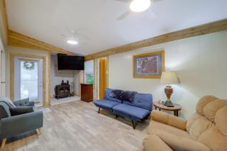 Mtn Home with Deck and Community Amenities in Newland - 9