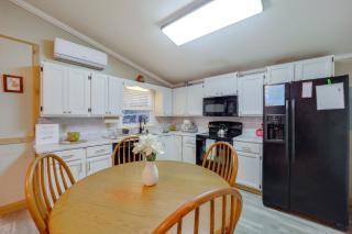 Mtn Home with Deck and Community Amenities in Newland - 3